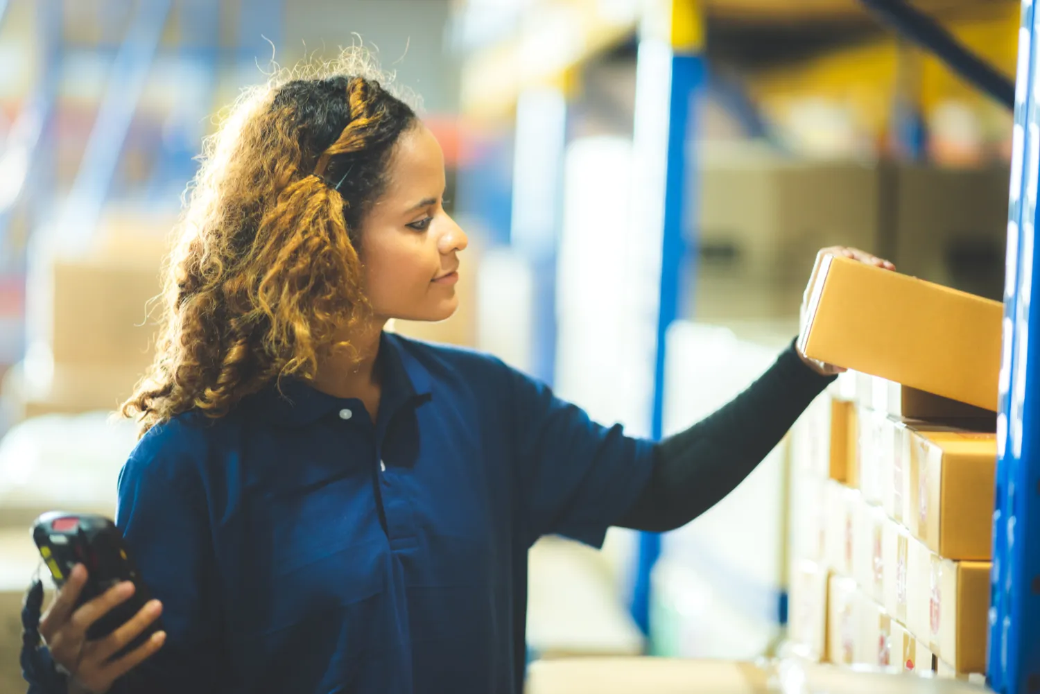 Etykiety RFID – przyszłość logistyki i kontroli magazynowej Etykiety RFID – przyszlosc logistyki i kontroli magazynowej
